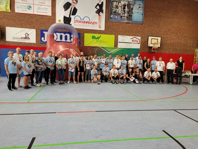 files/inhalte/allgemein/news/2022/2022_dm_kettlebell_Gruppe.jpeg